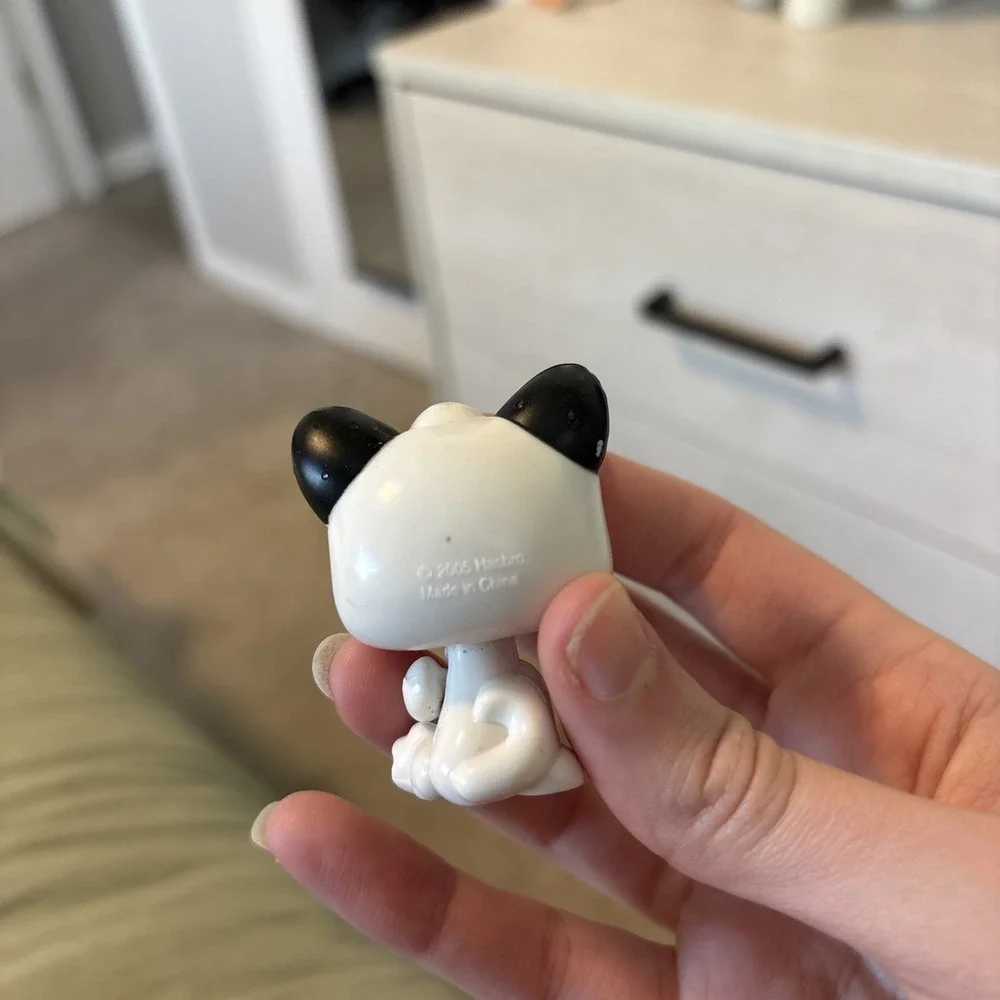 Littlest Pet Shop LPS #493 Black White Kitten Magic Motion Cat
